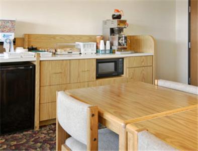Red Carpet Inn - Windom المطعم الصورة